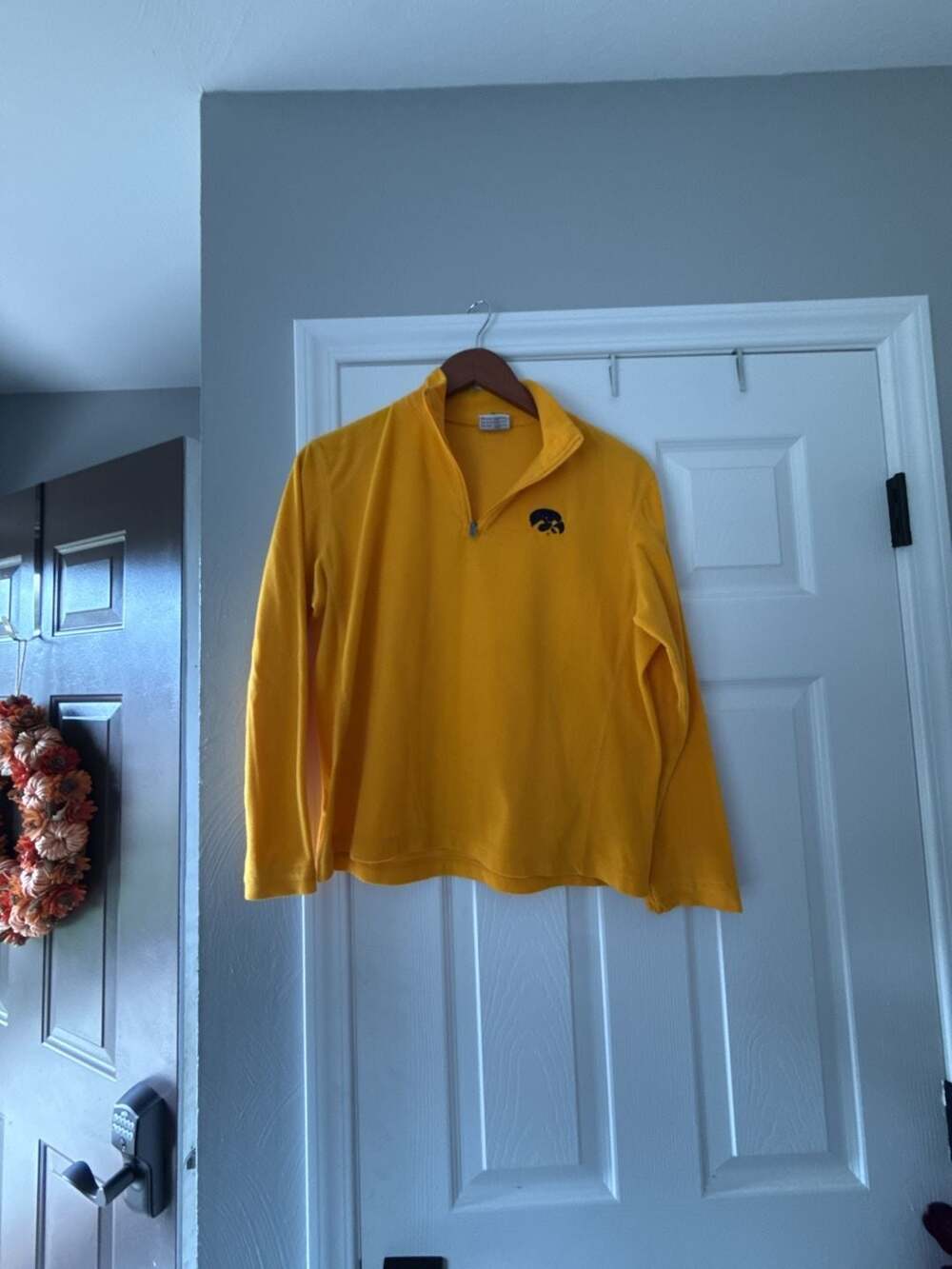 Columbia Iowa Hawkeyes 1/4 Zip Fleece Pullover Size XL Yellow